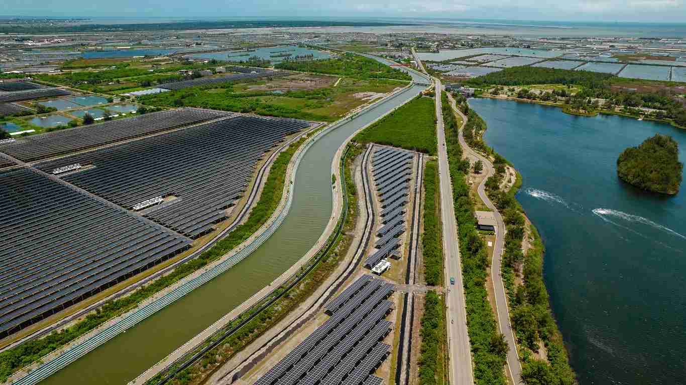 CG电子能源事业提供智慧能源管理、、、太阳能监控管理、、、、全方位电厂建置及运维解决方案，，并拥有管理超过6000案场的经验